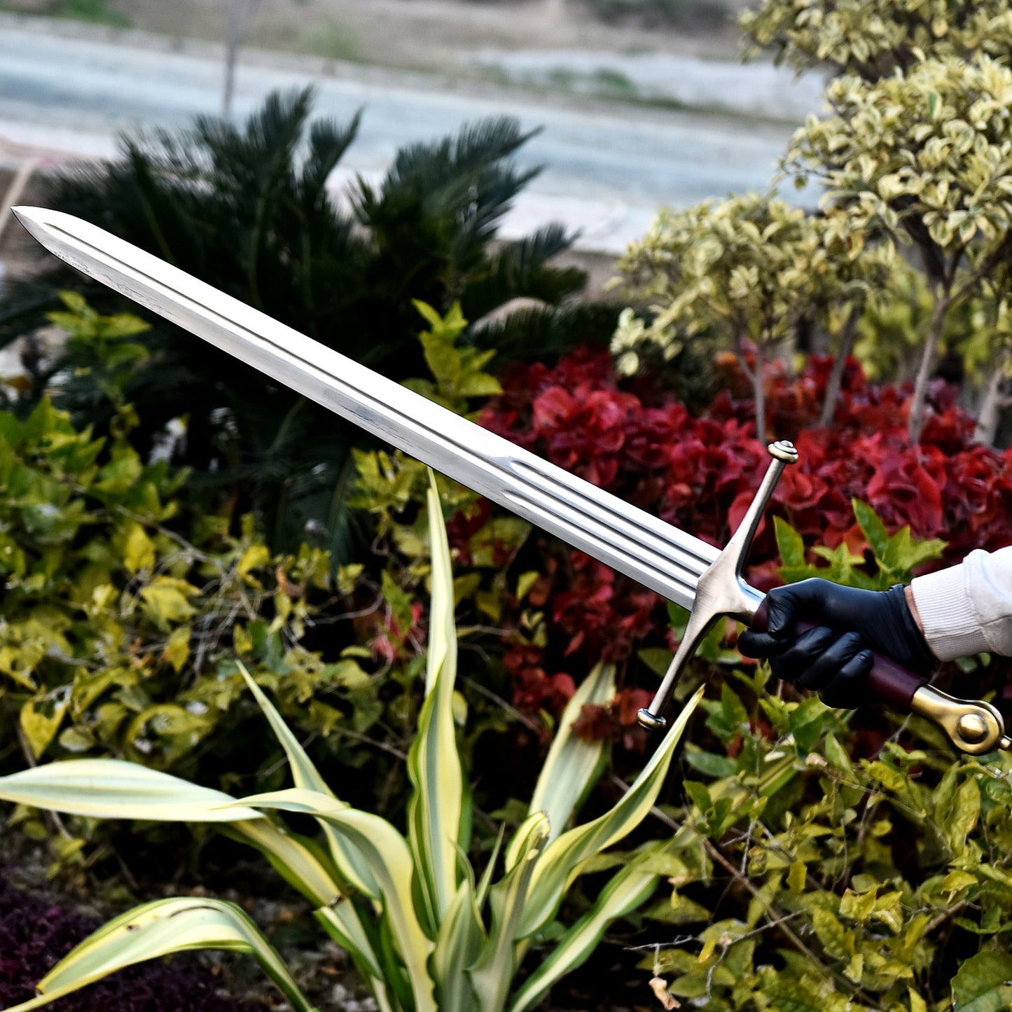 Ice – Eddard Stark’s Valyrian Steel Greatsword Replica with Display Plaque and Sheath