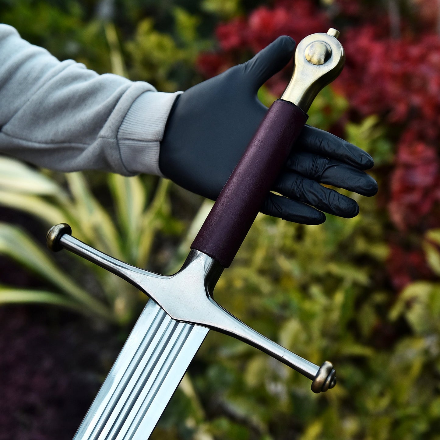 Ice – Eddard Stark’s Valyrian Steel Greatsword Replica with Display Plaque and Sheath