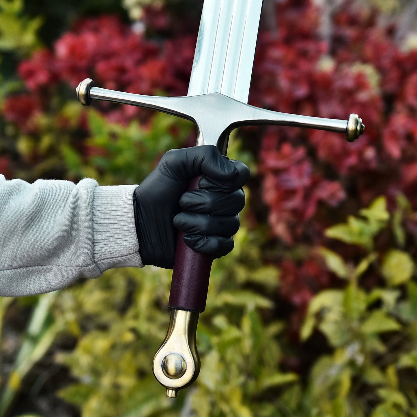 Ice – Eddard Stark’s Valyrian Steel Greatsword Replica with Display Plaque and Sheath