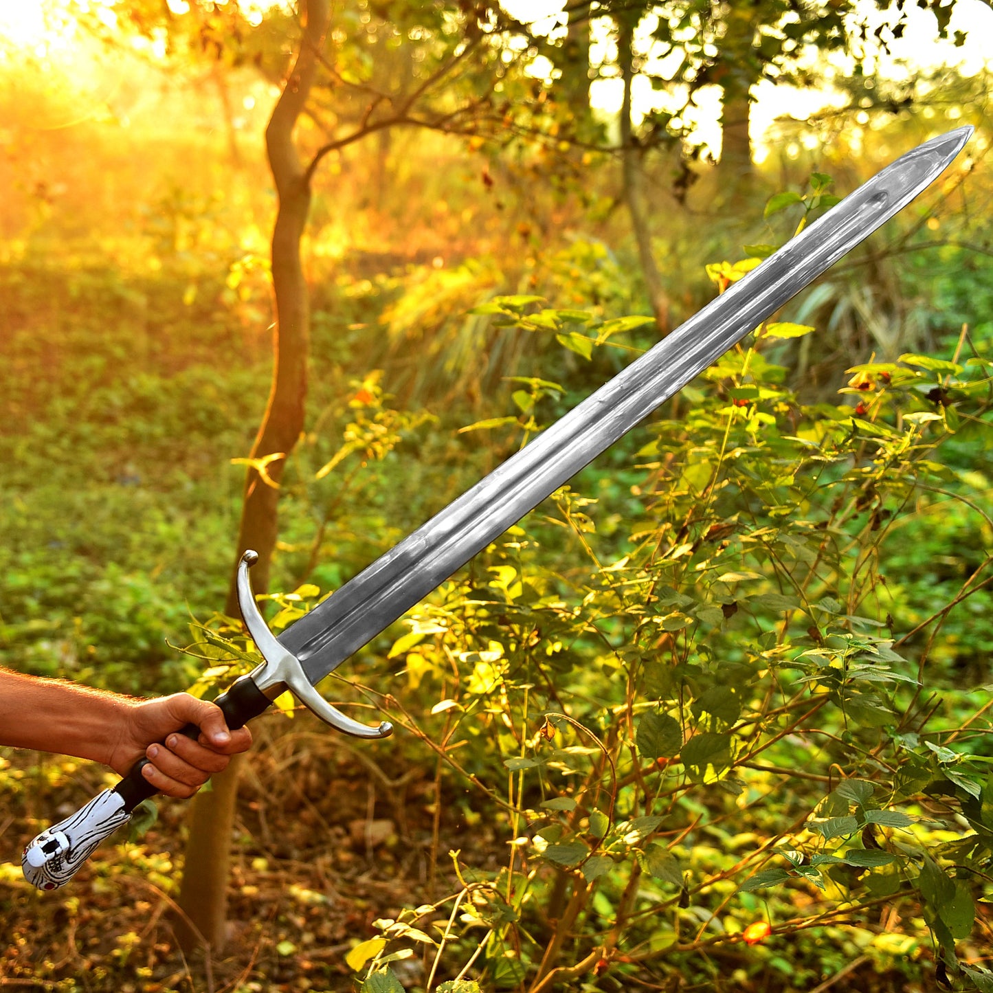 Longclaw Sword of Jon Snow with Wolf Pommel and Leather Sheath