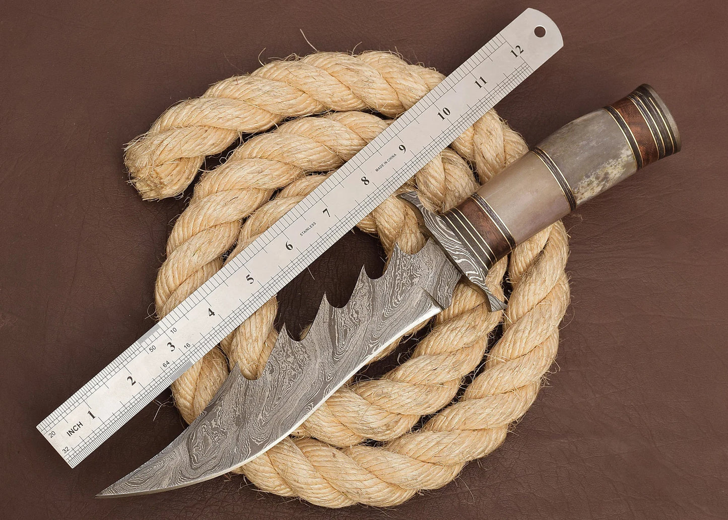 Damascus Steel Hunting Bowie Knife – Hand-Forged Blade with Leather Sheath