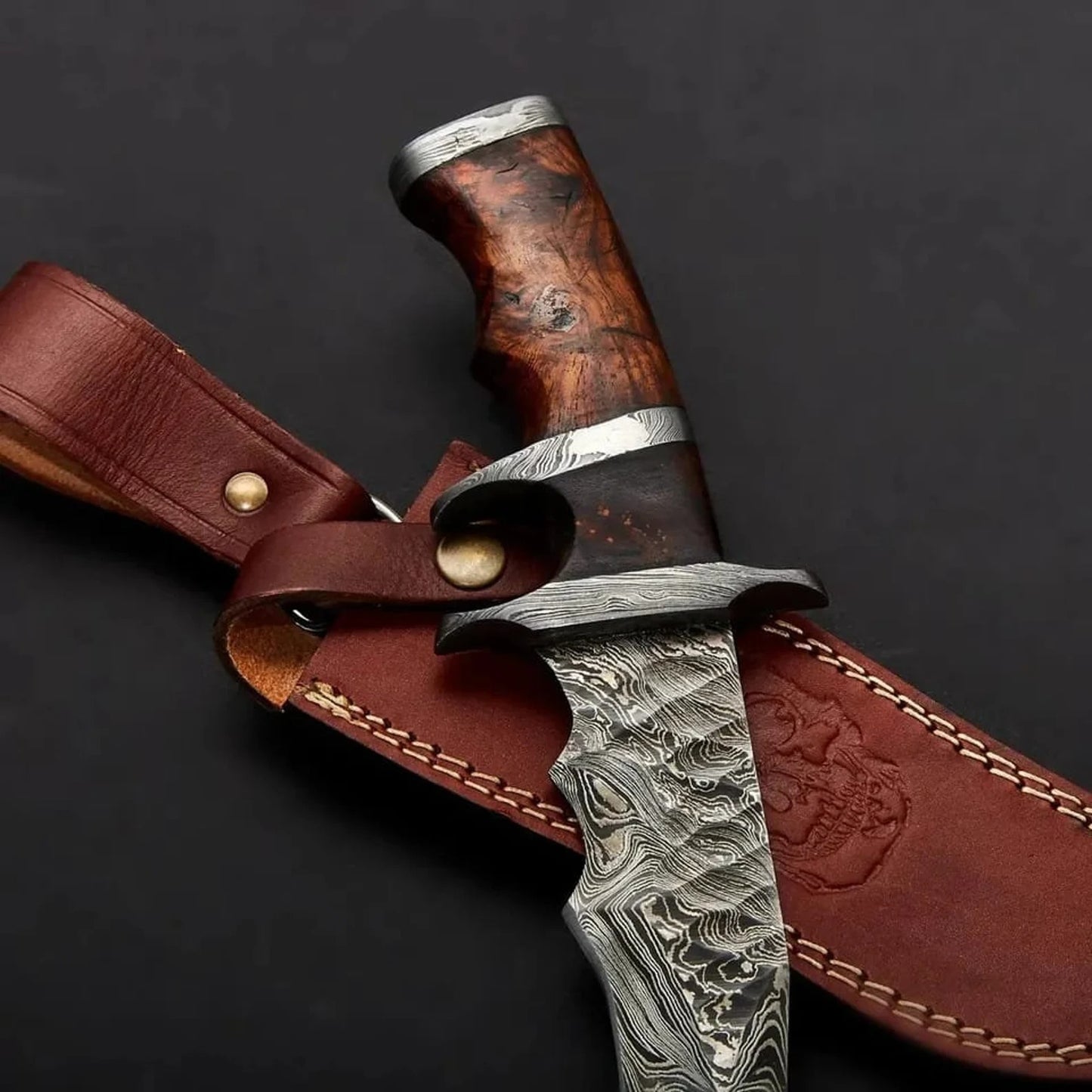 Handmade Damascus Steel Tactical Knife – Curved Clip Point Blade with Wooden Handle