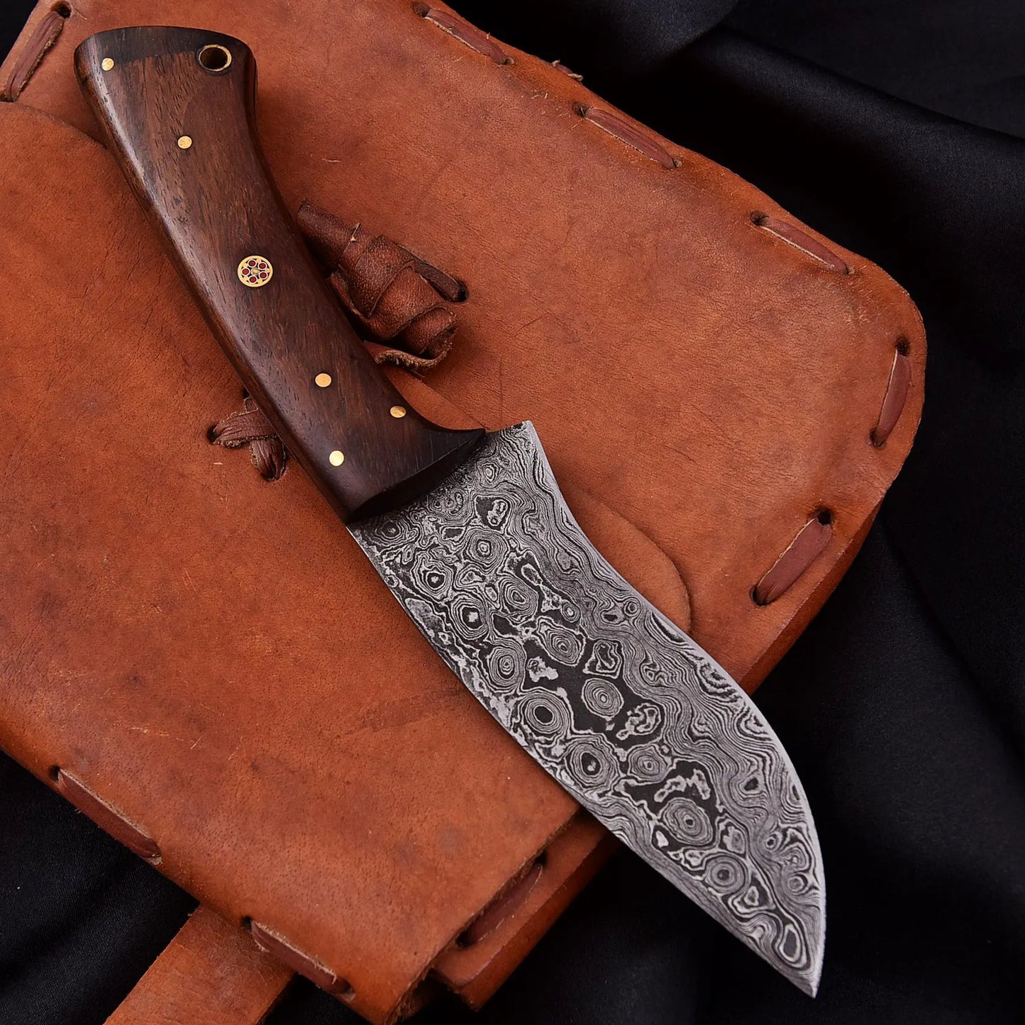 Handmade Damascus Steel Skinning Knife – Wood Handle | Hunting & Outdoor Blade