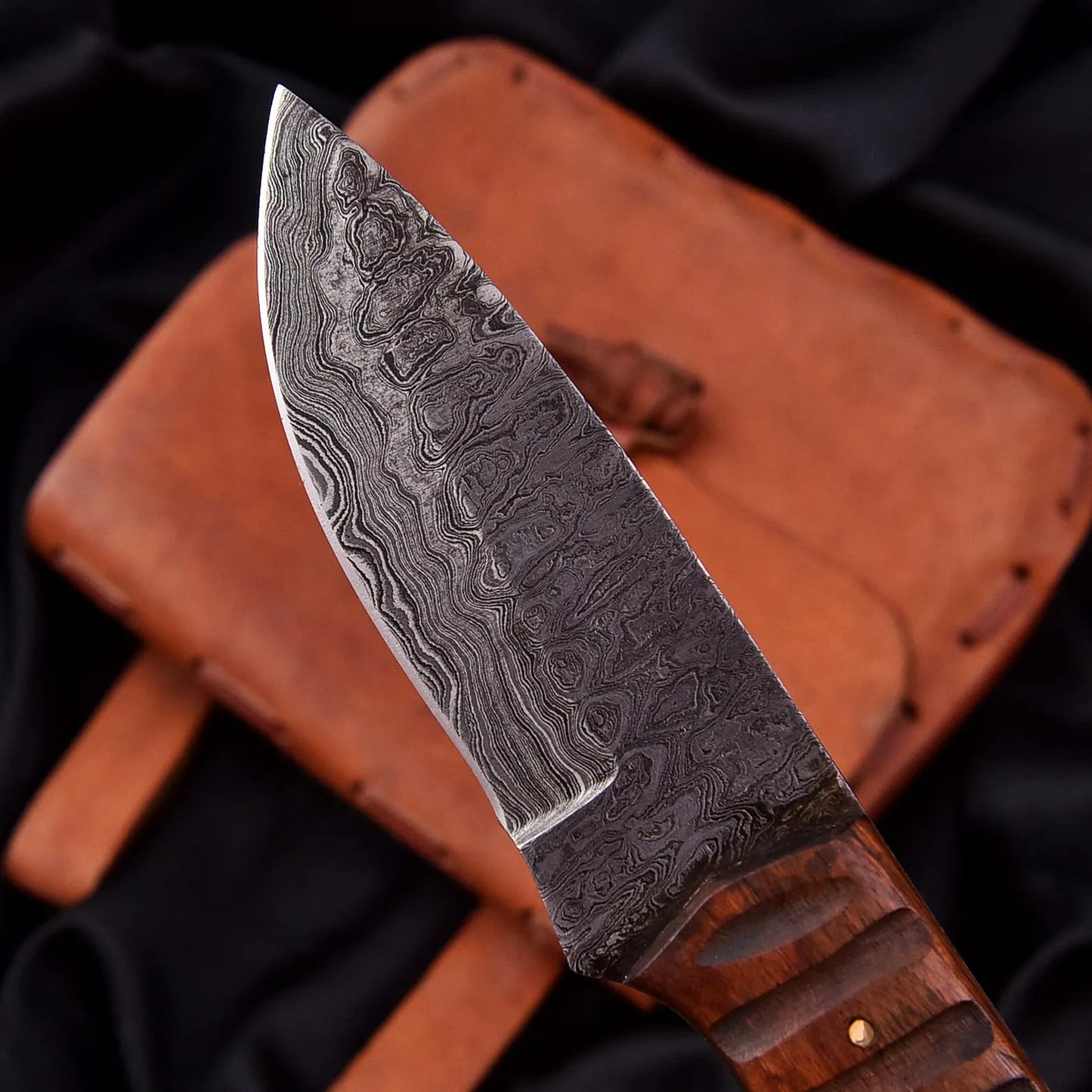 Handmade Damascus Steel Skinning Knife – Grooved Wood Handle with Leather Sheath