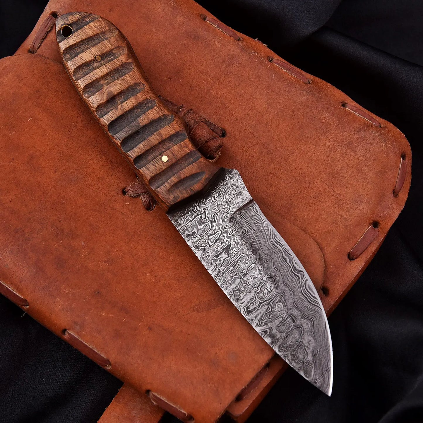 Handmade Damascus Steel Skinning Knife – Grooved Wood Handle with Leather Sheath