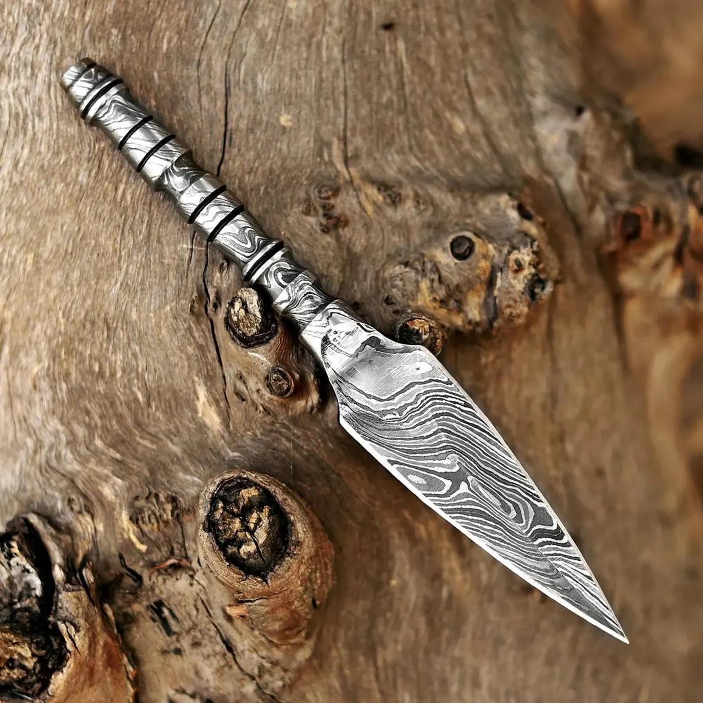 Full Damascus Steel Dagger Knife – Sculpted Blade & Twisted Handle with Leather Sheath
