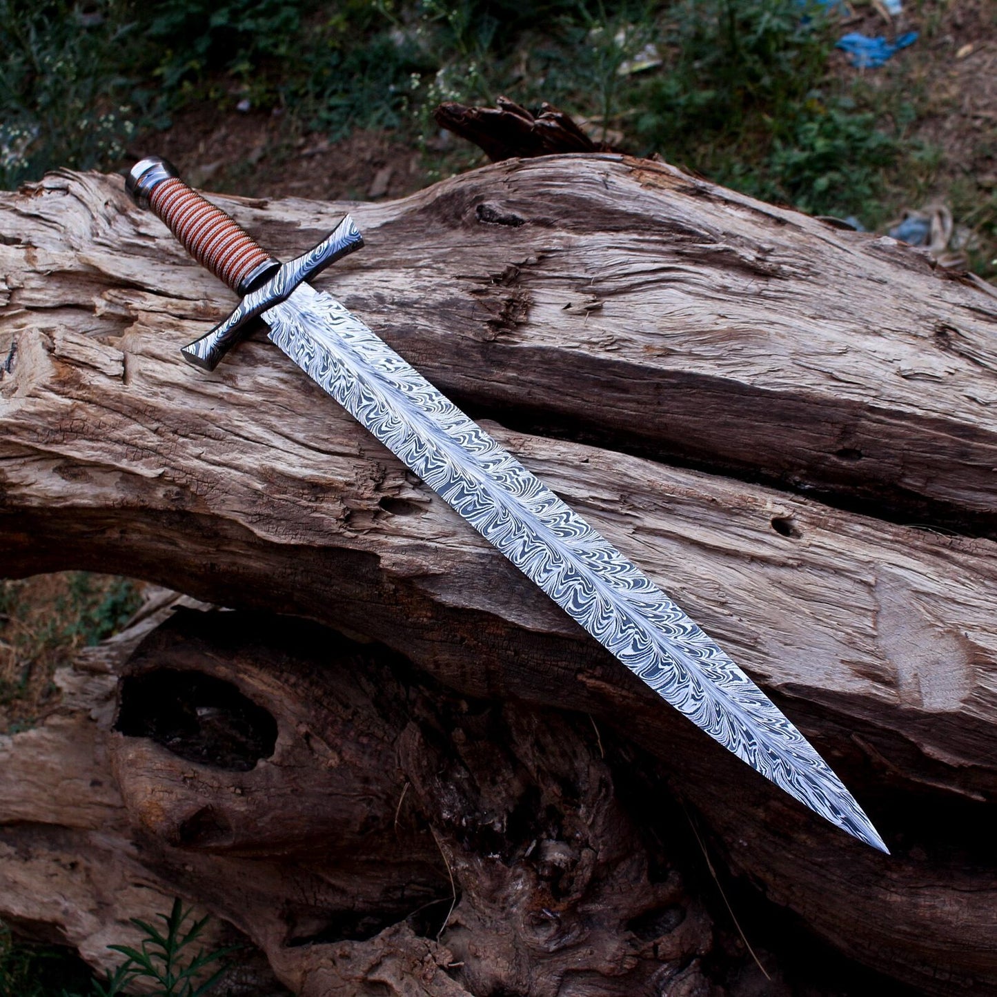 Custom Handmade Damascus Steel Short Viking Sword – Antique Feather Pattern Blade | Norse-Inspired Warrior’s Sword