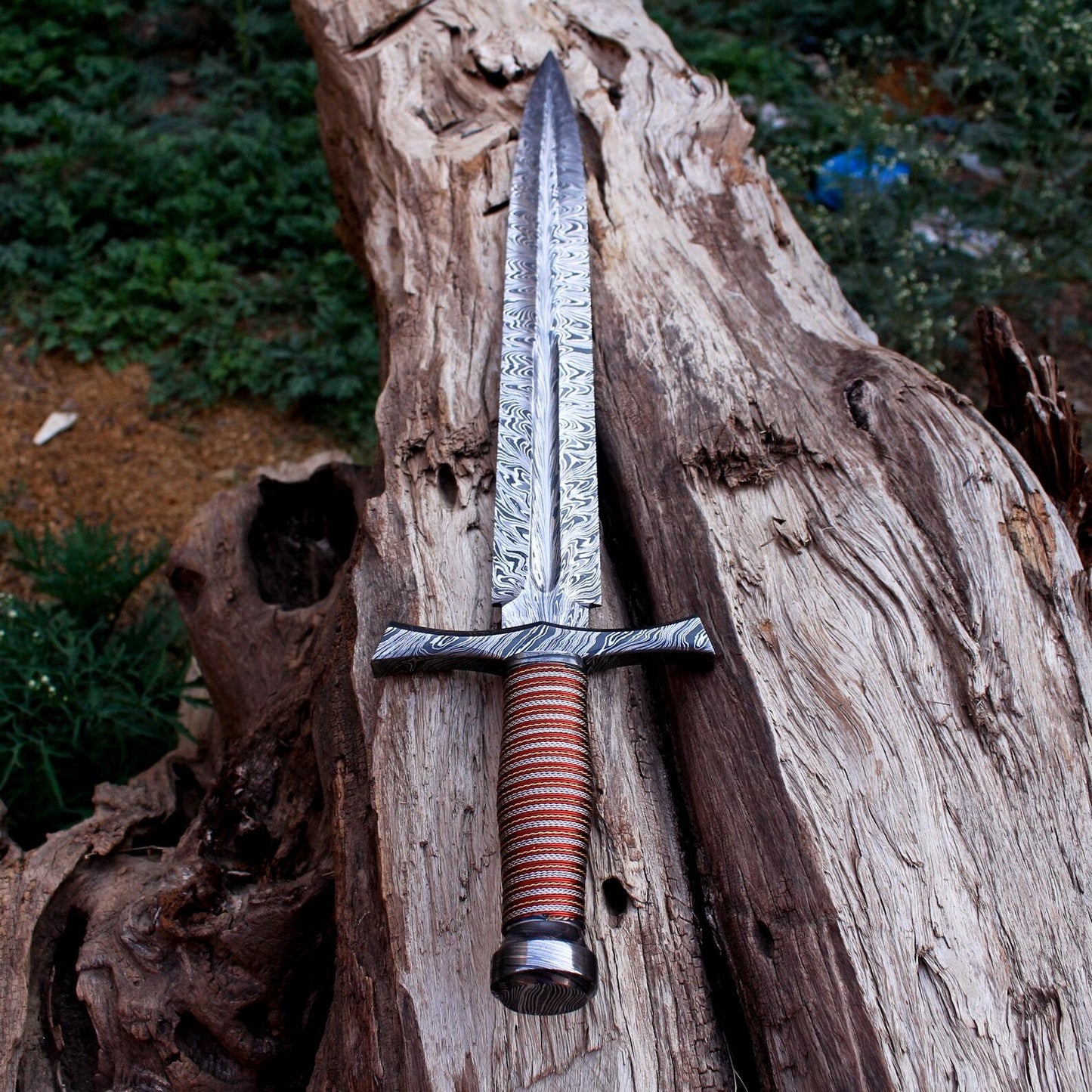 Custom Handmade Damascus Steel Short Viking Sword – Antique Feather Pattern Blade | Norse-Inspired Warrior’s Sword
