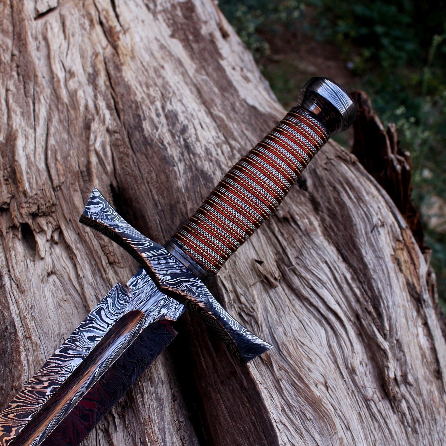 Custom Handmade Damascus Steel Short Viking Sword – Antique Feather Pattern Blade | Norse-Inspired Warrior’s Sword