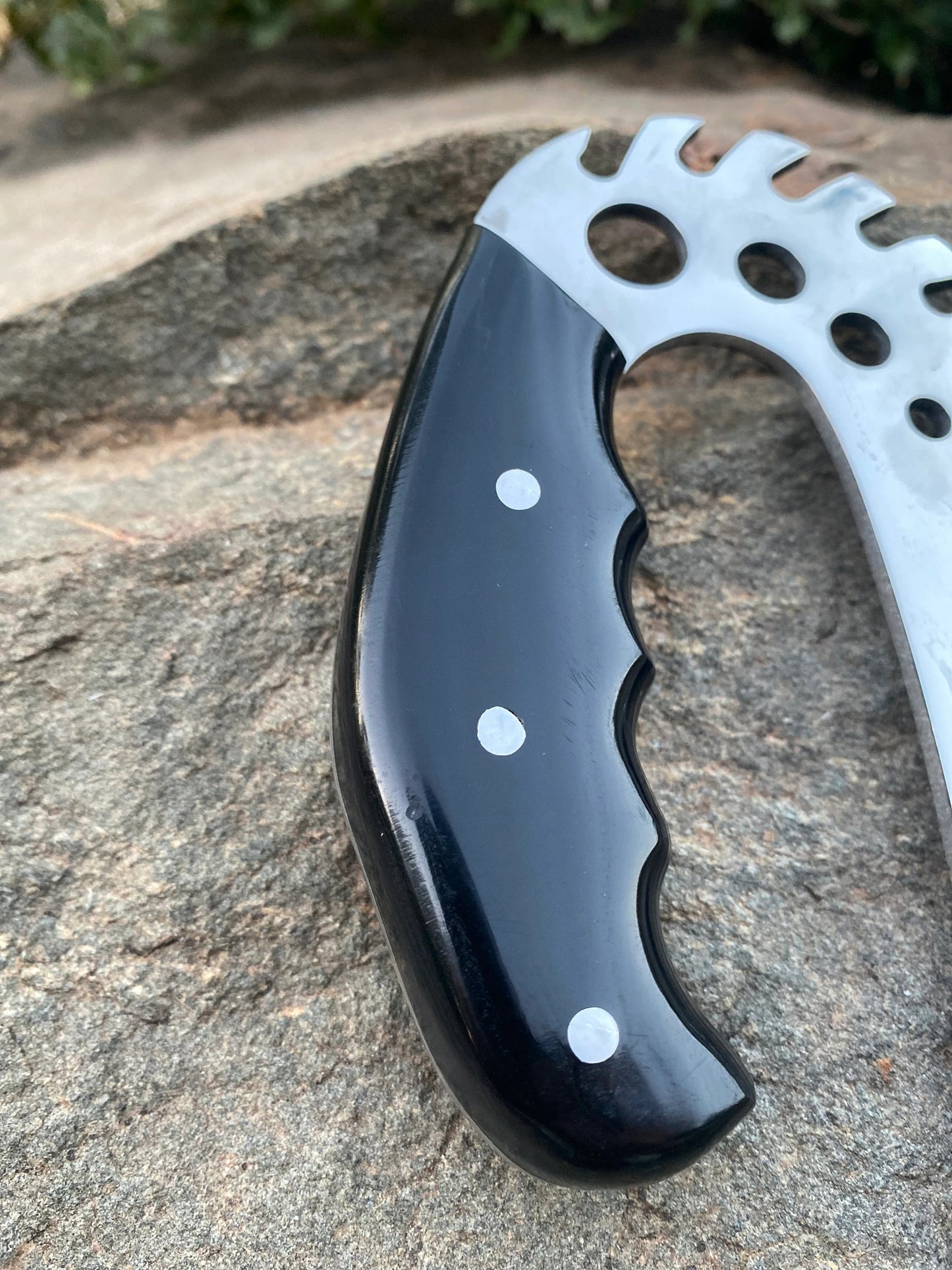 Talon Claw Tactical Knife – Curved Blade with Finger Grip Handle
