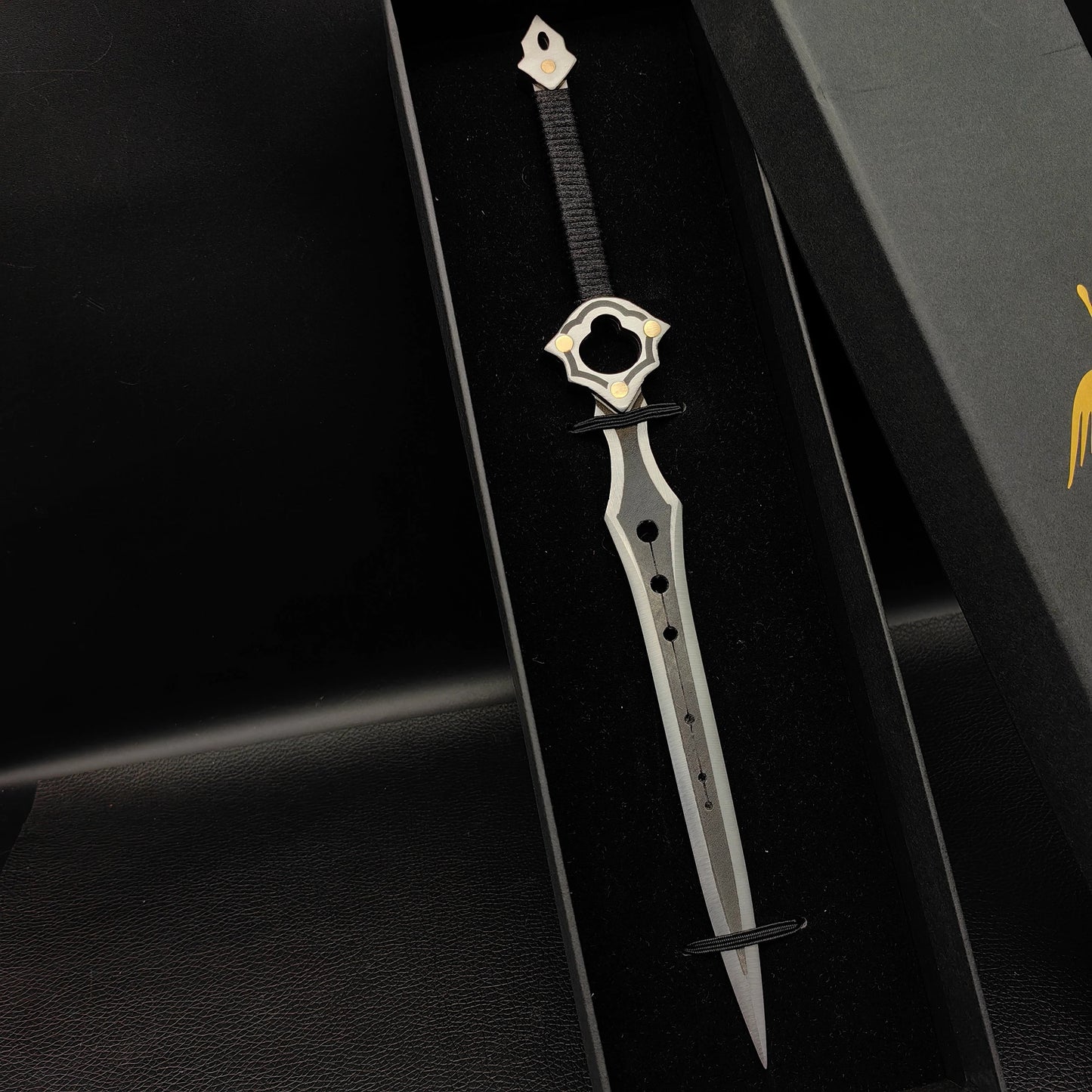 Infinity Blade Fantasy Sword – Futuristic Dagger Sword with Tactical Grip & Dual-Tone Finish