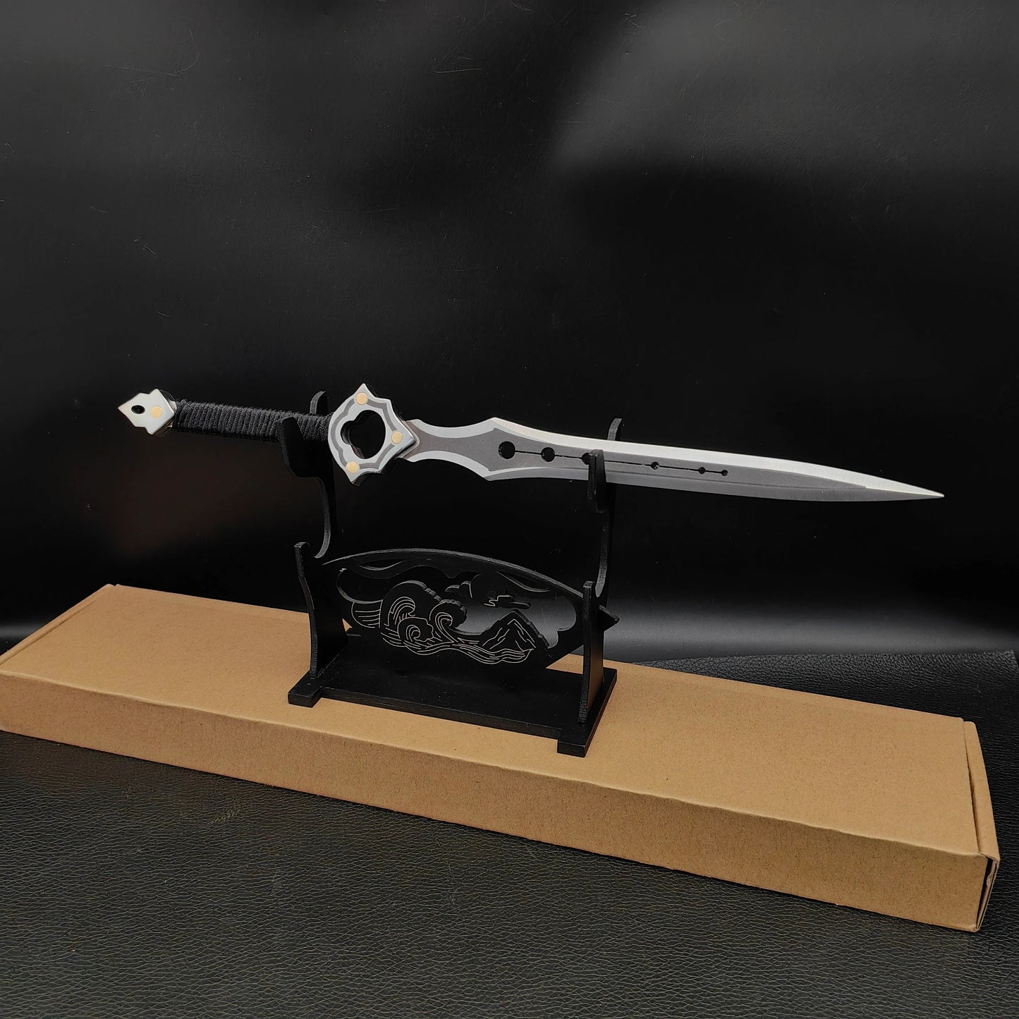 Infinity Blade Fantasy Sword – Futuristic Dagger Sword with Tactical Grip & Dual-Tone Finish