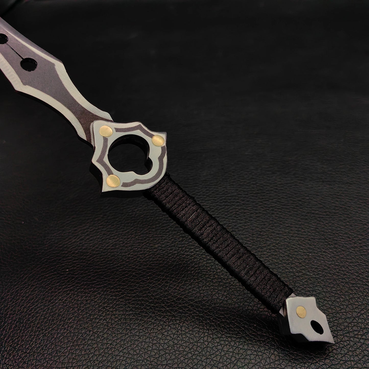 Infinity Blade Fantasy Sword – Futuristic Dagger Sword with Tactical Grip & Dual-Tone Finish