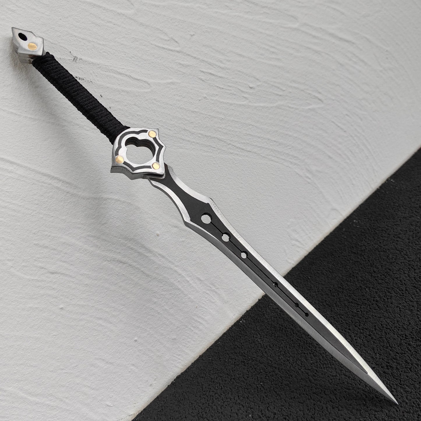 Infinity Blade Fantasy Sword – Futuristic Dagger Sword with Tactical Grip & Dual-Tone Finish