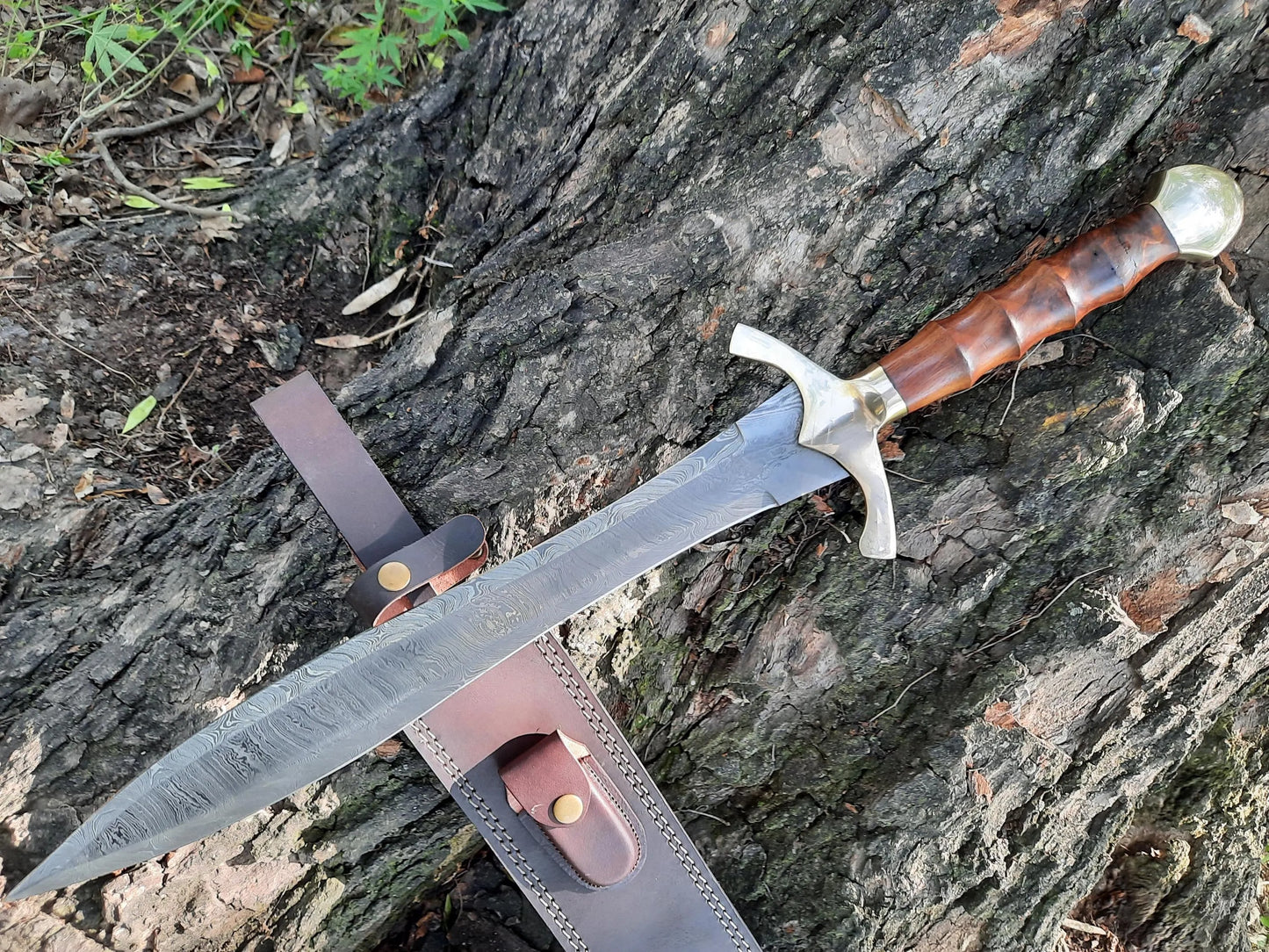Hand-Forged Damascus Steel Viking Short Sword – Norse-Inspired Blade with Leather Sheath