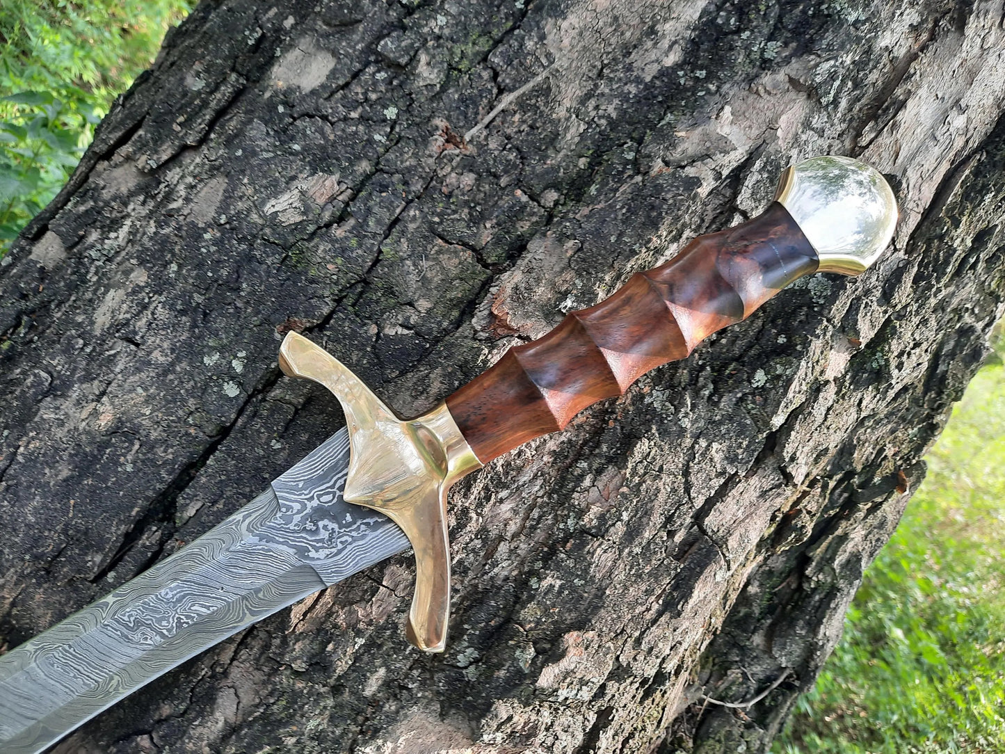 Hand-Forged Damascus Steel Viking Short Sword – Norse-Inspired Blade with Leather Sheath