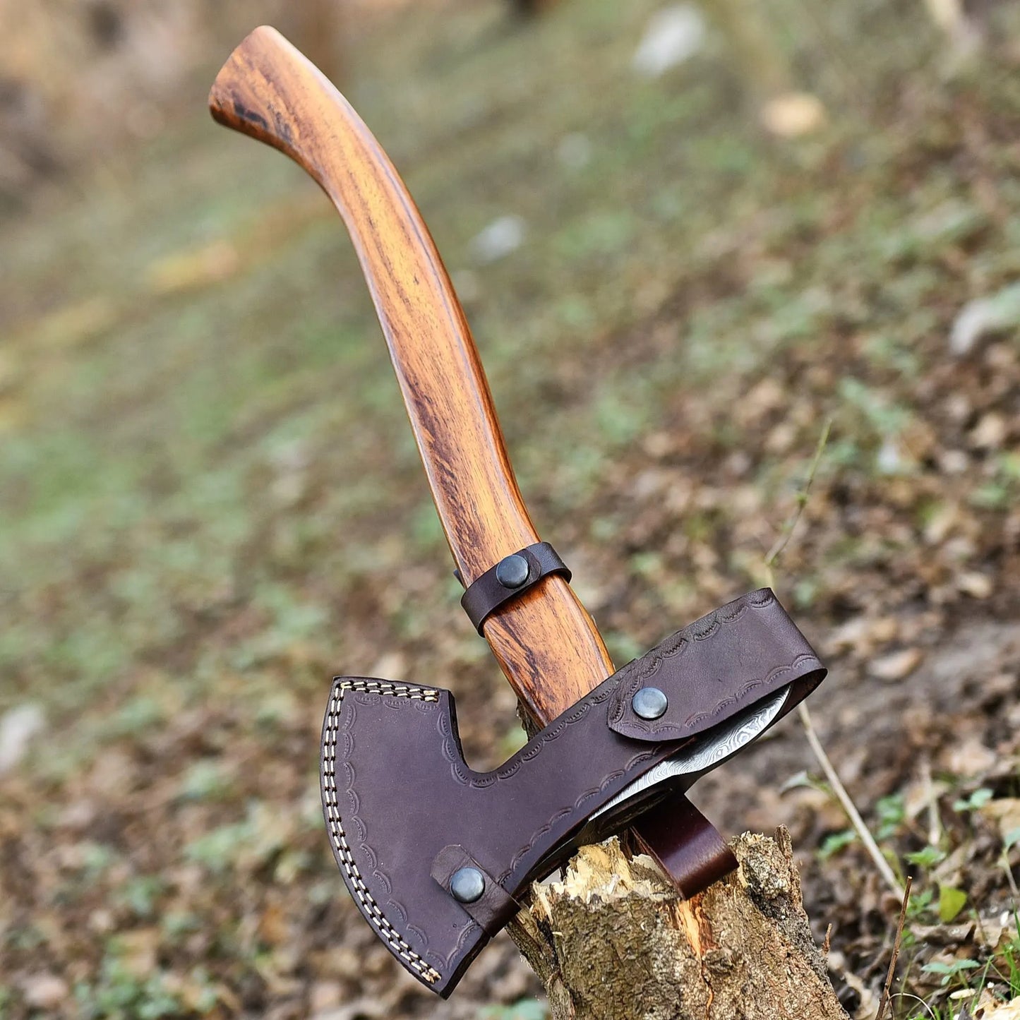 Hand-Forged Damascus Steel Axe – Custom Curved Wood Handle | Viking-Inspired Fantasy Blade