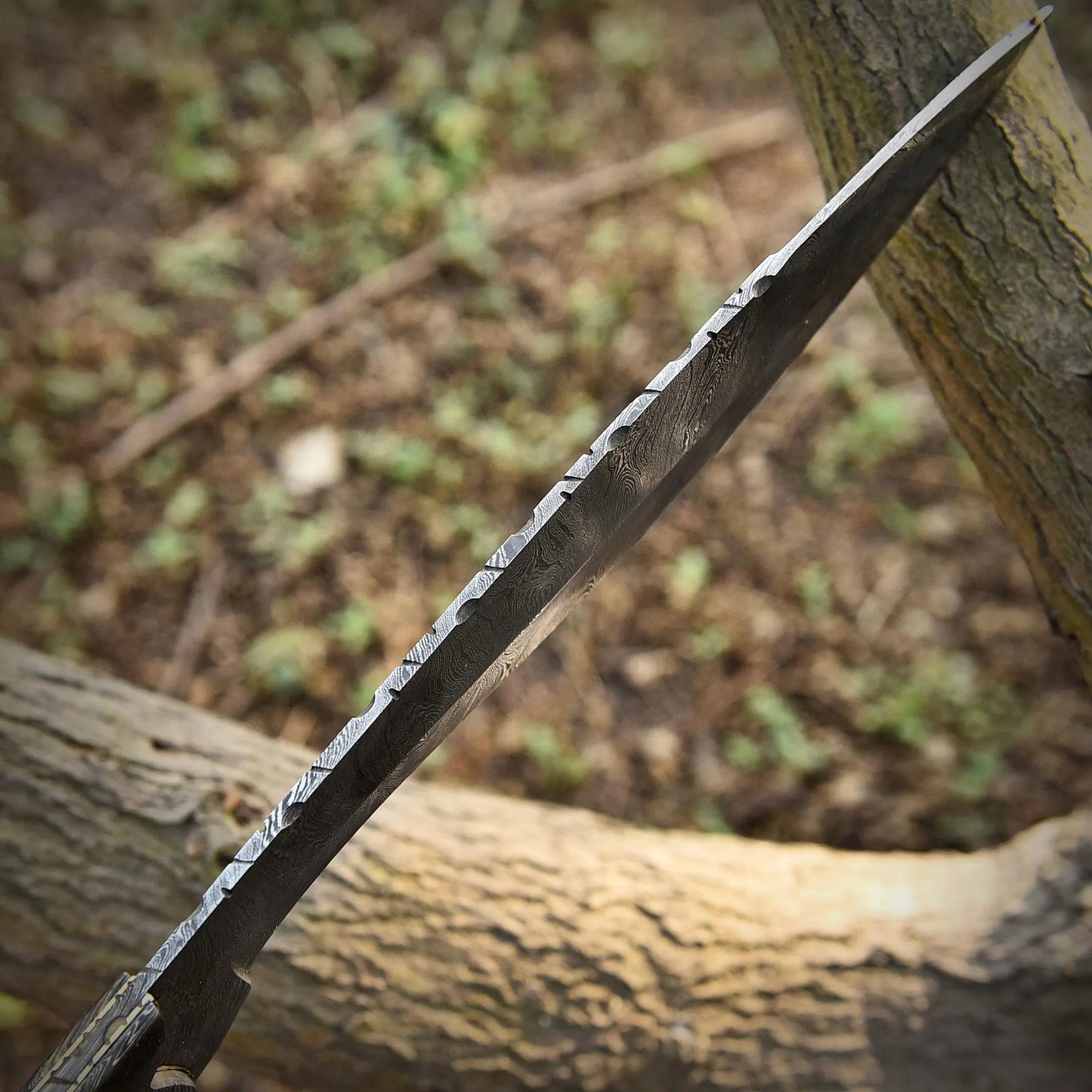 Handmade Damascus Steel Bowie Knife – Hunting & Outdoor Survival Blade with Leather Sheath