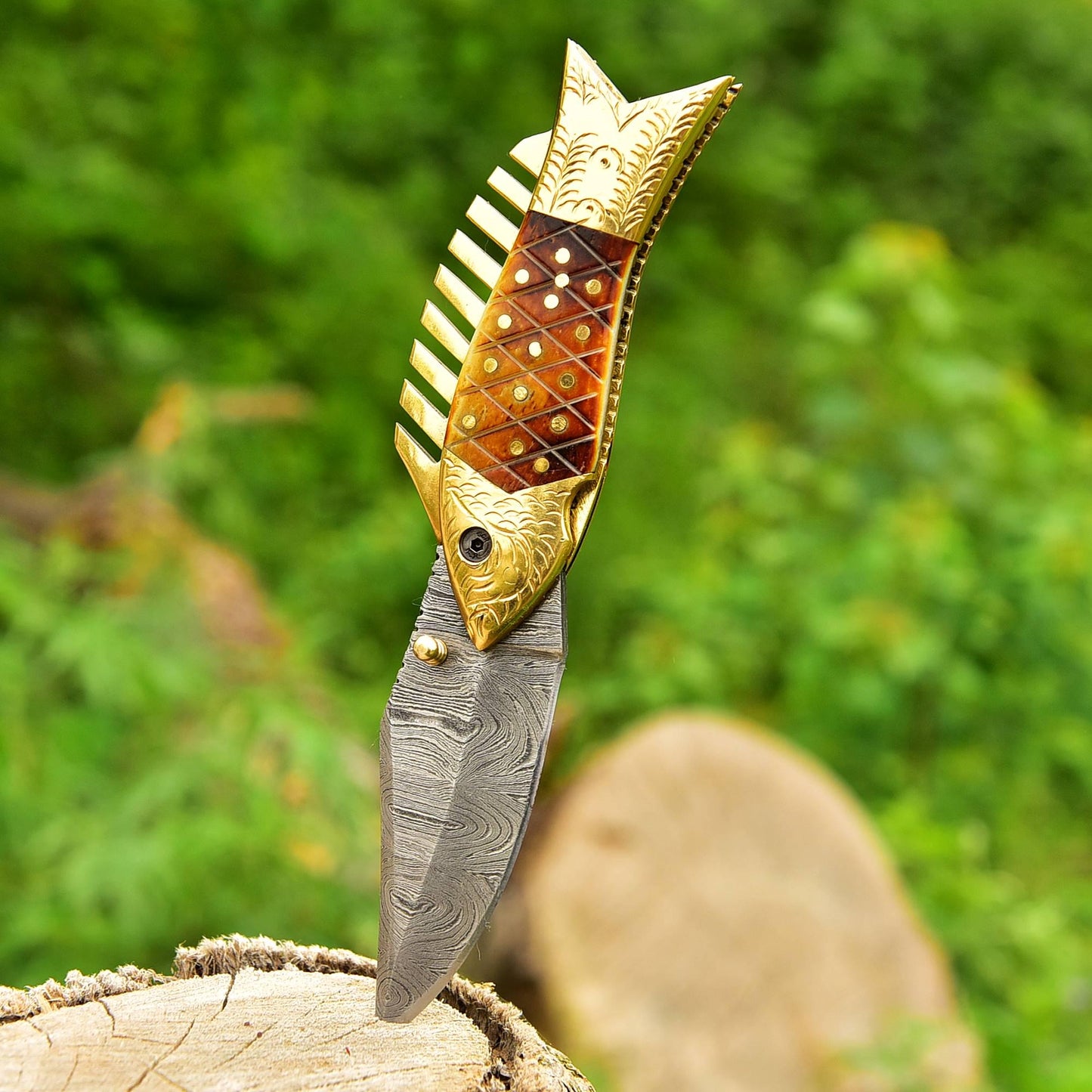 Damascus Pocket Knife – Wooden Handle with Brass Bolsters