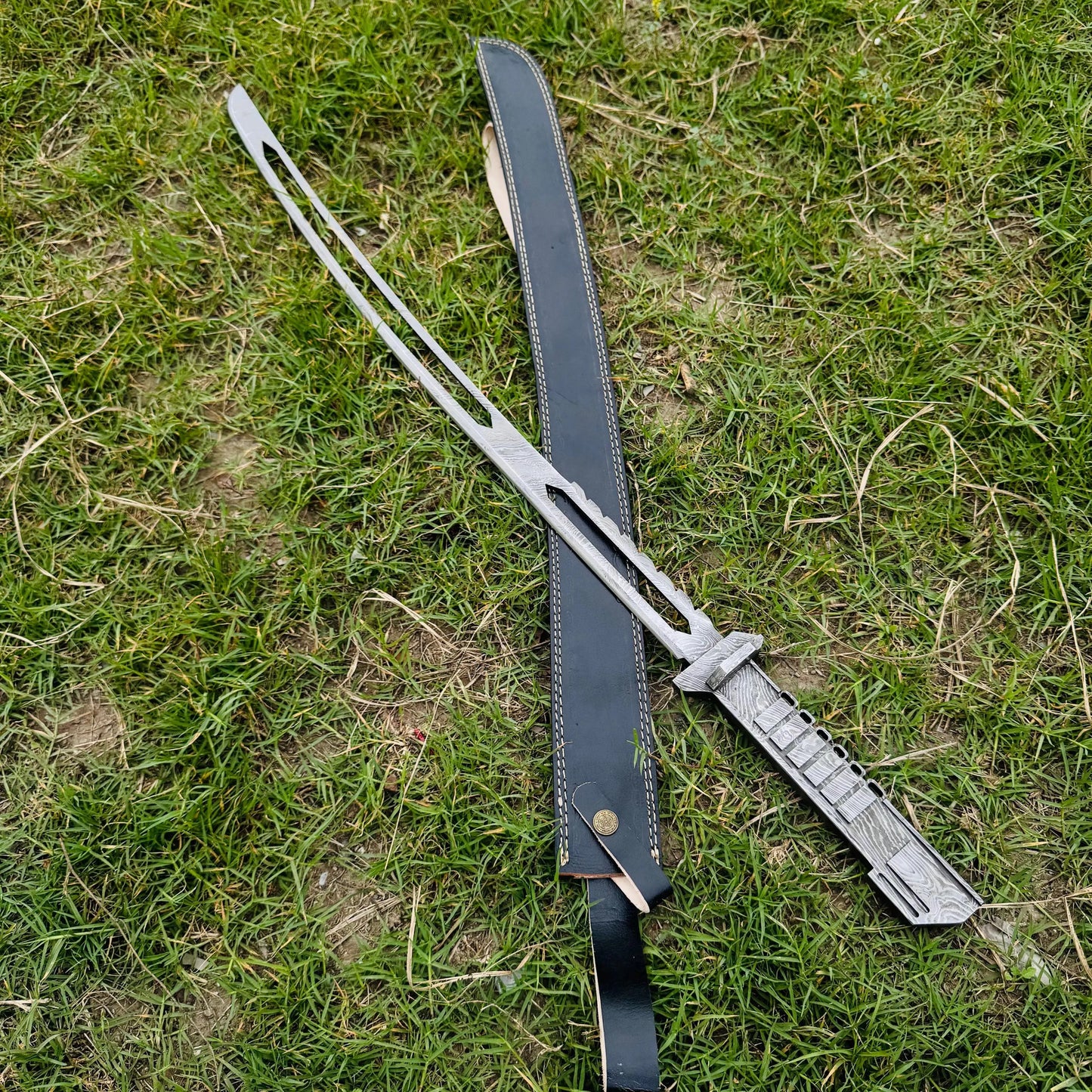 Damascus Steel Ninja Sword – Fullered Blade with Tactical Handle & Sheath