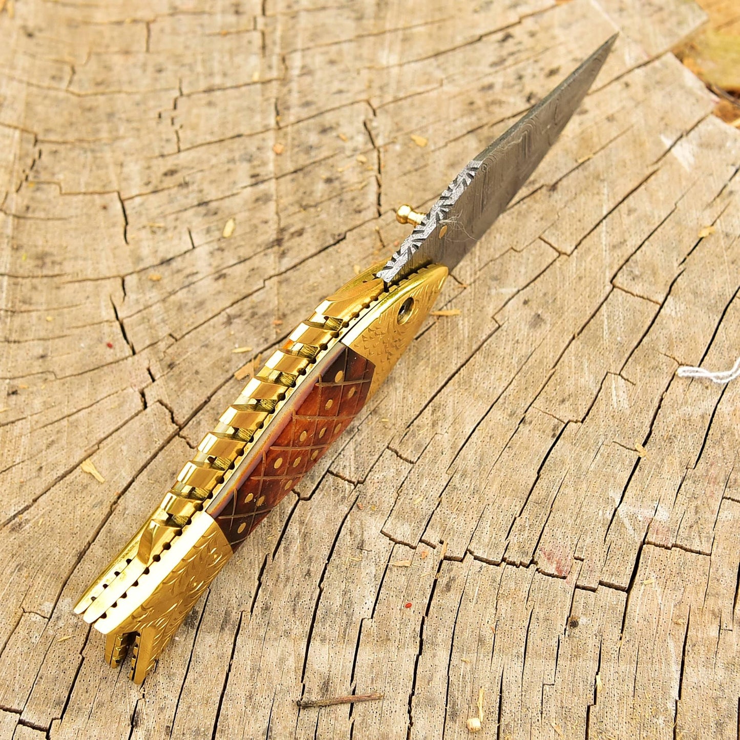 Damascus Pocket Knife – Wooden Handle with Brass Bolsters