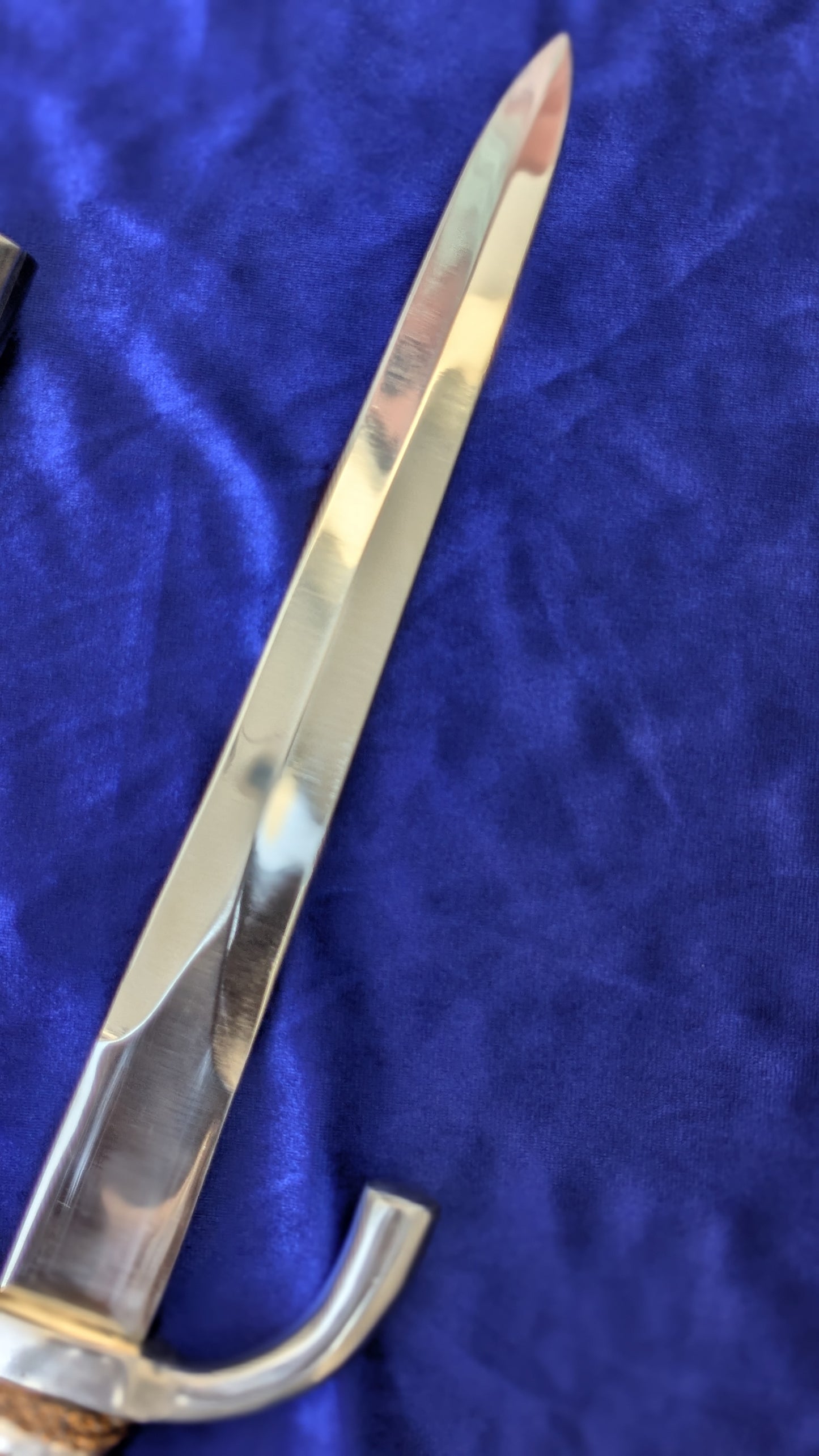 Dagger Of Jon Snow – Fully Sharp And Functional Dagger – Carbon Steel Blade With Scabbard
