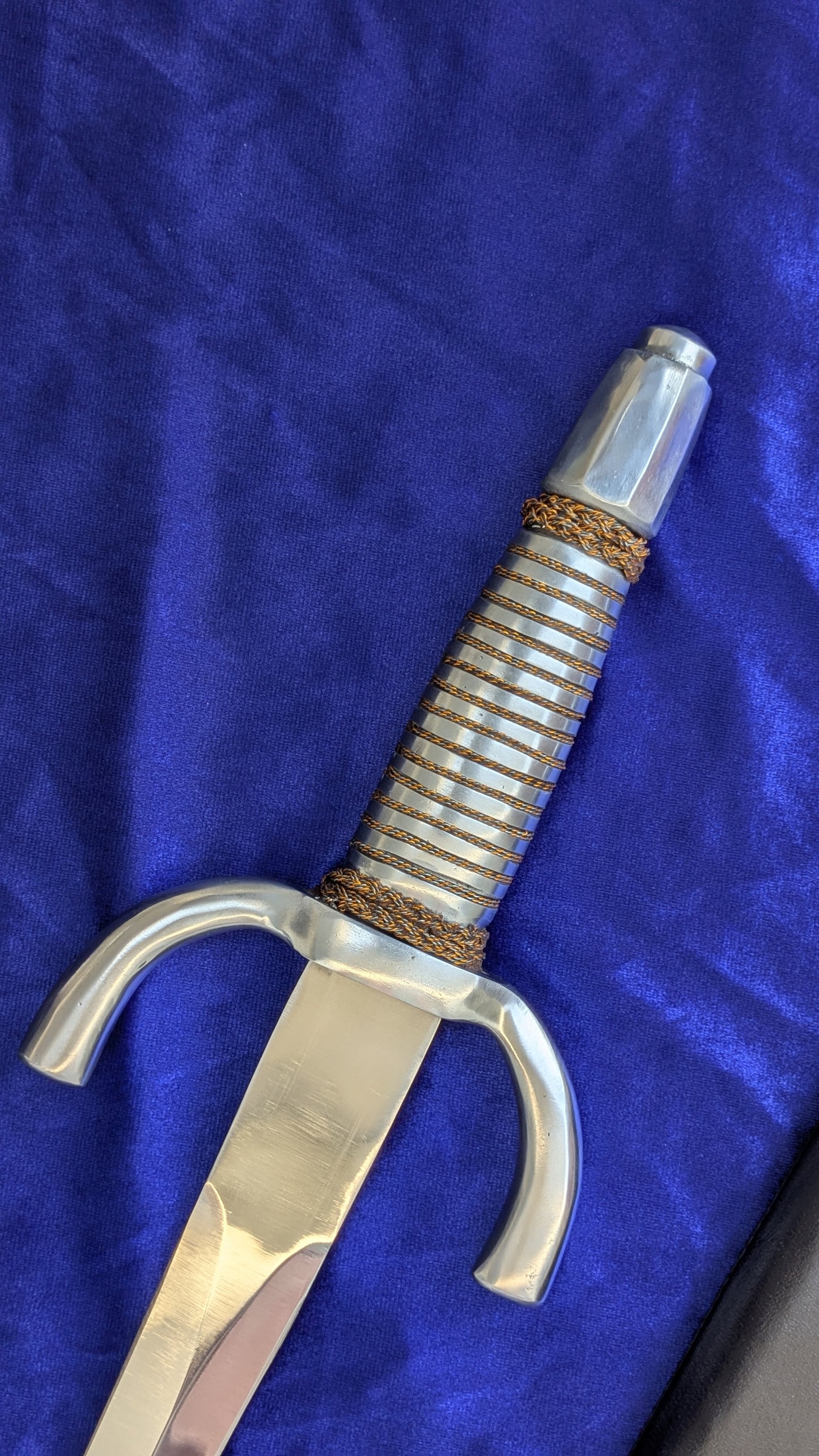 Dagger Of Jon Snow – Fully Sharp And Functional Dagger – Carbon Steel Blade With Scabbard