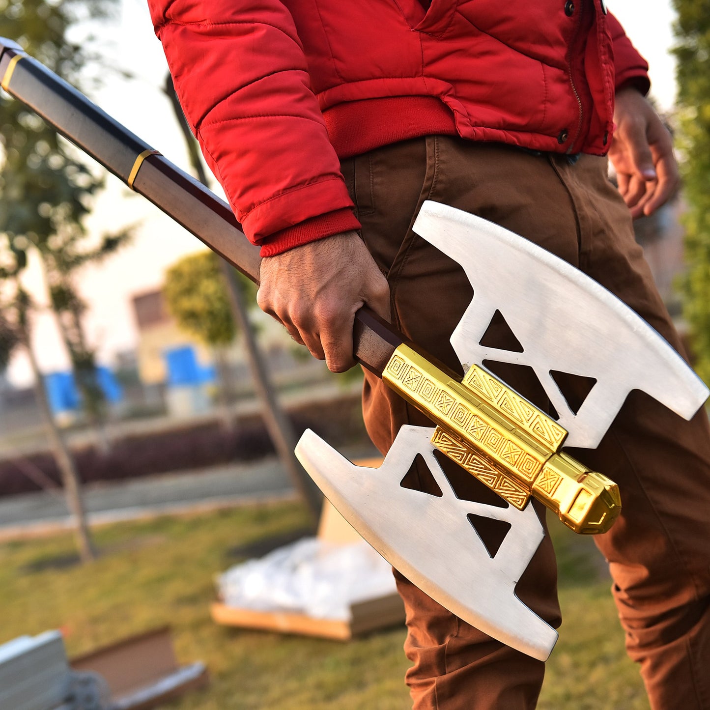 Gimli’s Double-Bladed Axe with Sheath & Wall Mount – Dwarven Warrior Collectible