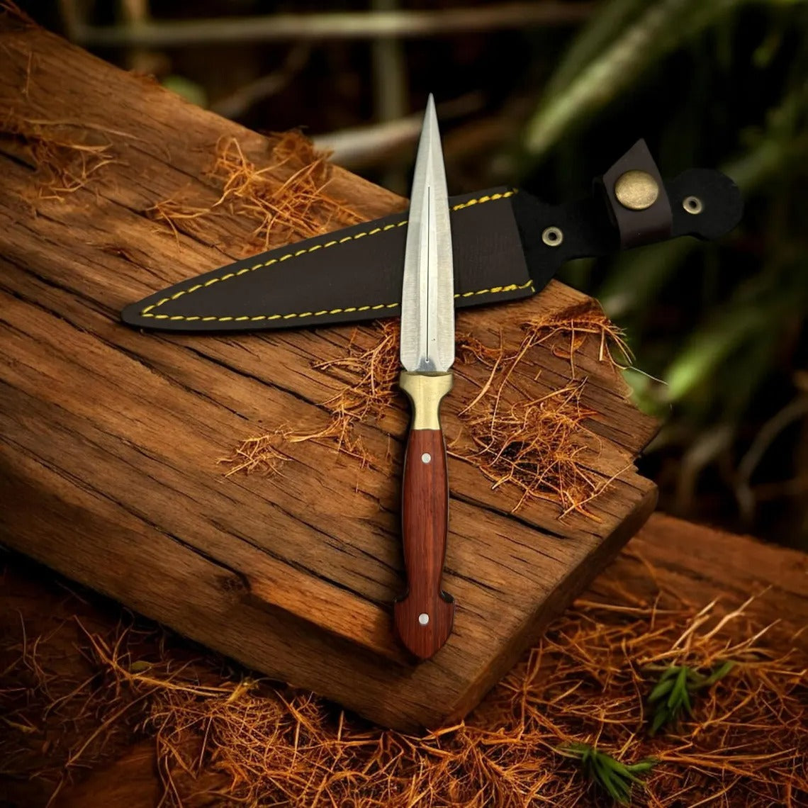 Hand-Forged Legendary Dagger – Damascus Steel Blade with Red Walnut Handle | Collector’s Fantasy Knife
