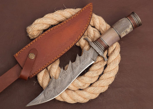 Damascus Steel Hunting Bowie Knife – Hand-Forged Blade with Leather Sheath