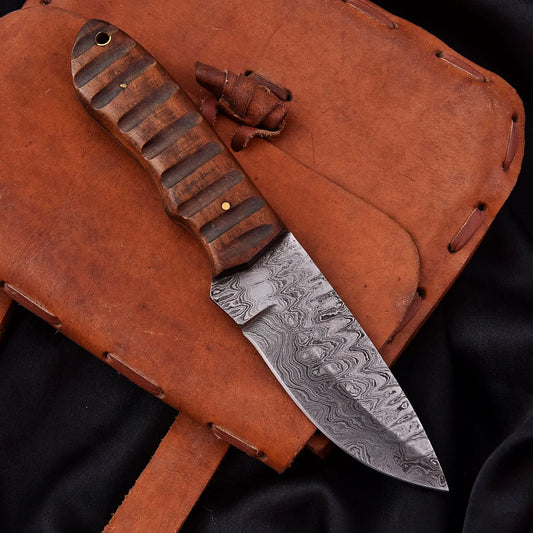 Handmade Damascus Steel Skinning Knife – Grooved Wood Handle with Leather Sheath