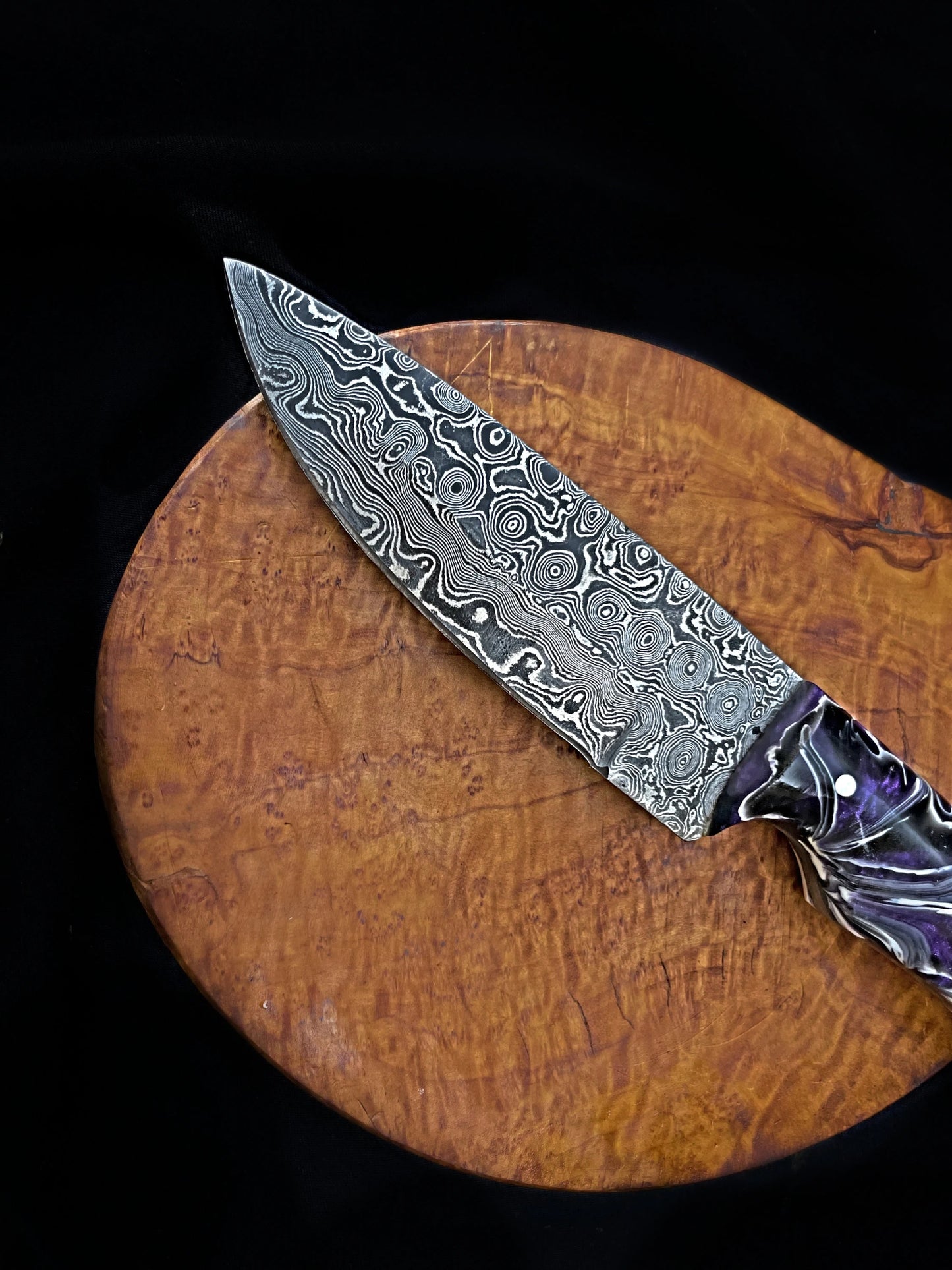 Handmade Damascus Steel Skinning Knife – Resin Handle with Leather Sheath | Hunting & Outdoor Knife