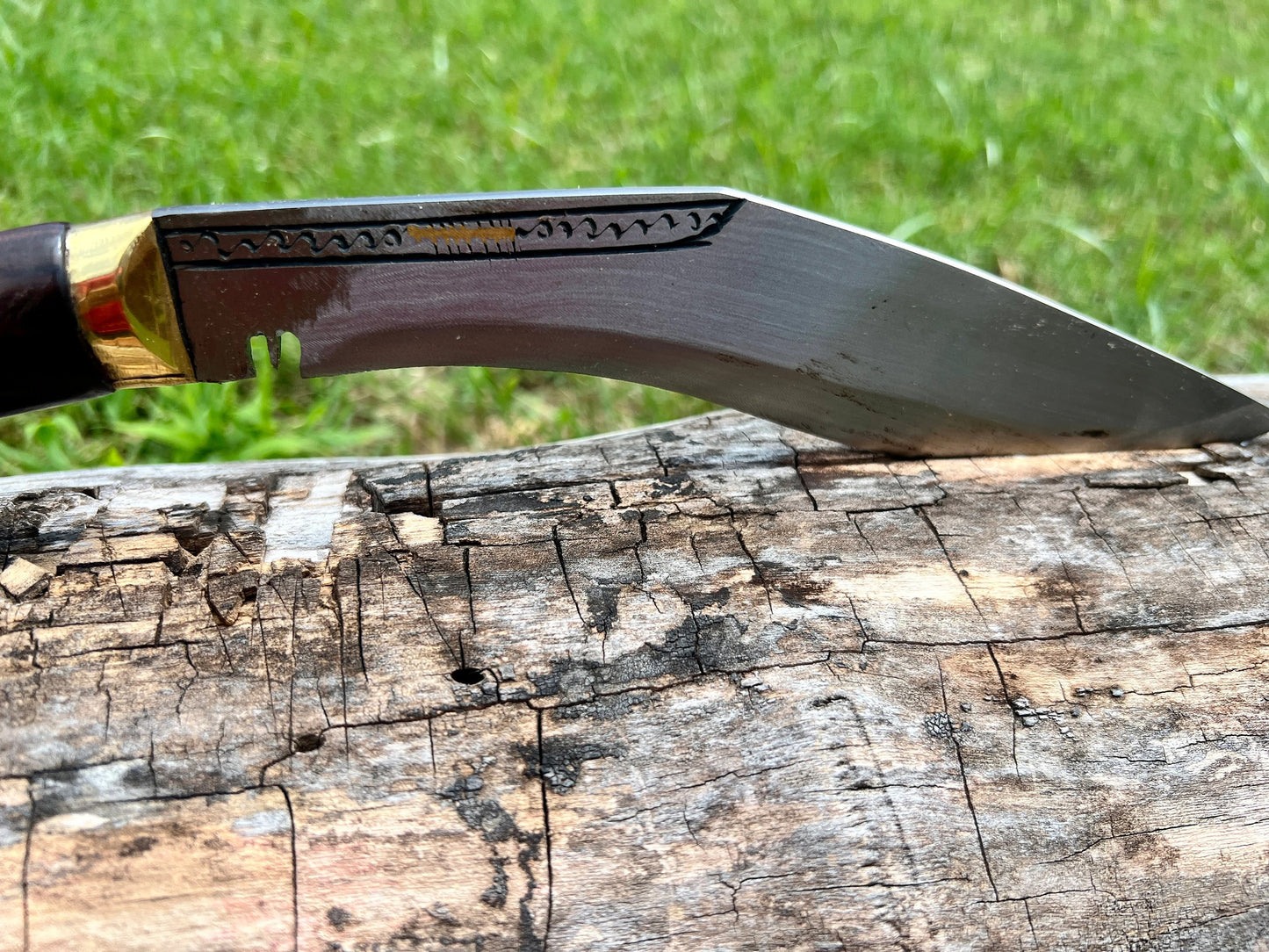 Traditional Kukri Knife with Wooden Handle and Carved Spine – Includes Sheath