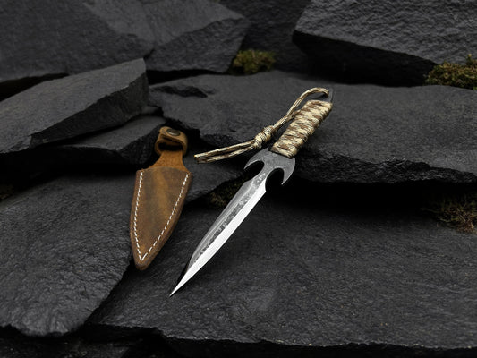 Tactical Throwing Knife – Dual-Spike Spine & Paracord Handle with Leather Sheath