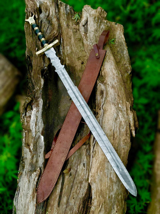 Medieval Damascus Steel Sword – Hand-Forged Blade with Brass Crossguard & Leather Sheath